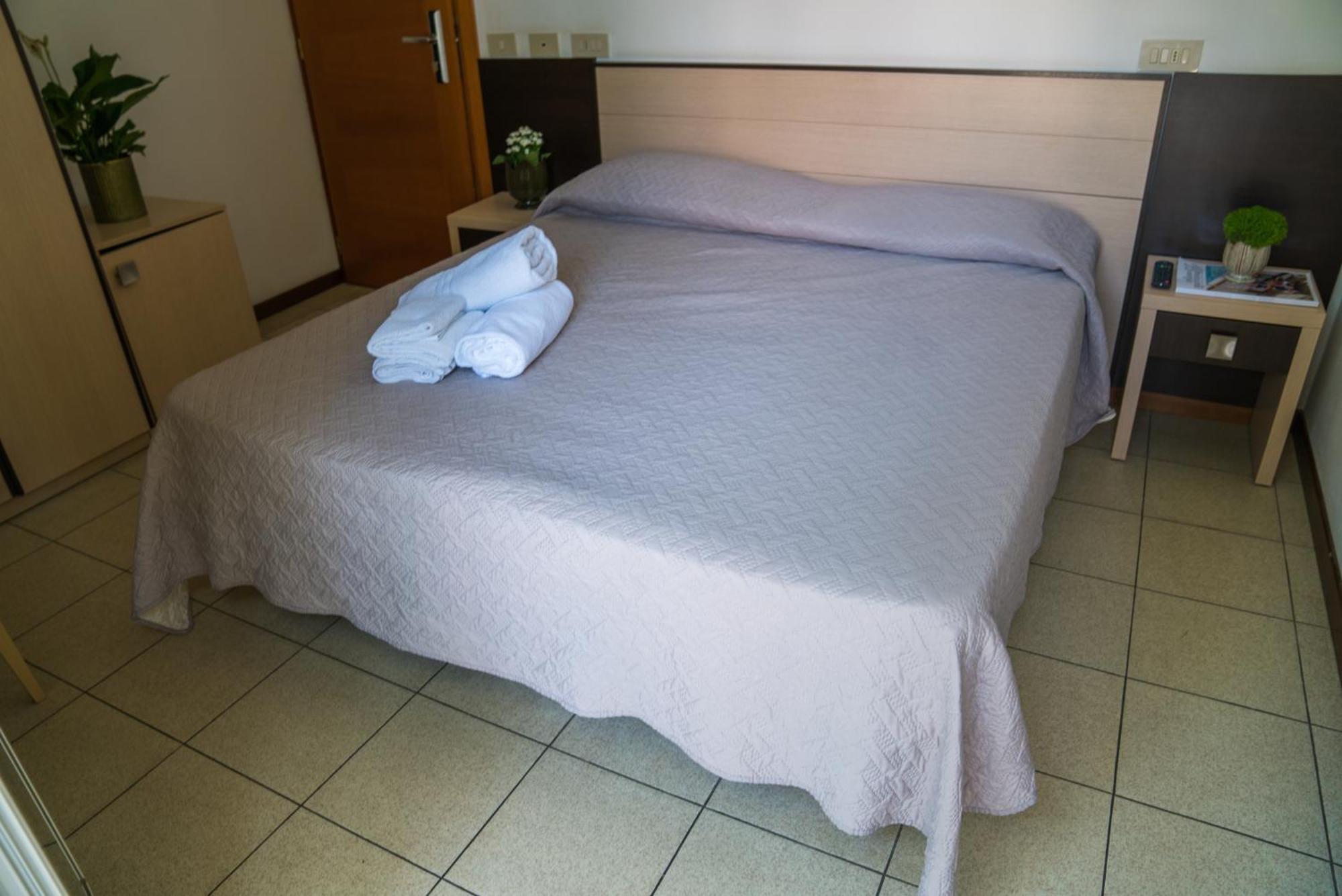 Hotel Europa Μιλάνο Μαριτίμα Εξωτερικό φωτογραφία